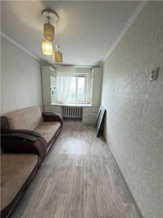Продам 2 комн на 2 квартале (рядом 18мкр)