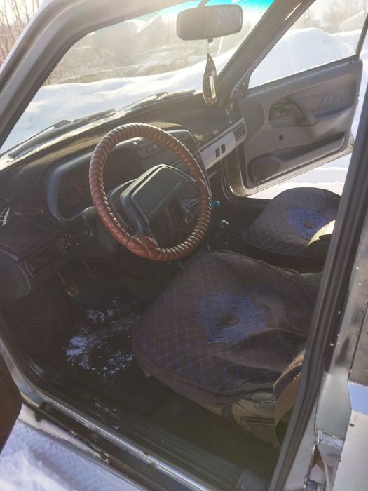 Продам ваз 2109 год выпуска 2002