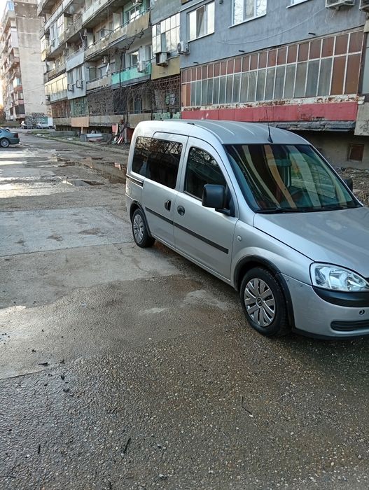 Opel combo 1.7 дизел с климатик и навигация