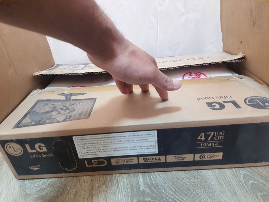 Монитор LG 19 Led