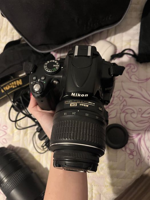 Nikon D5000 + 2 обектива NIKON 18-55mm DX , + NIKON 55-300mm DX