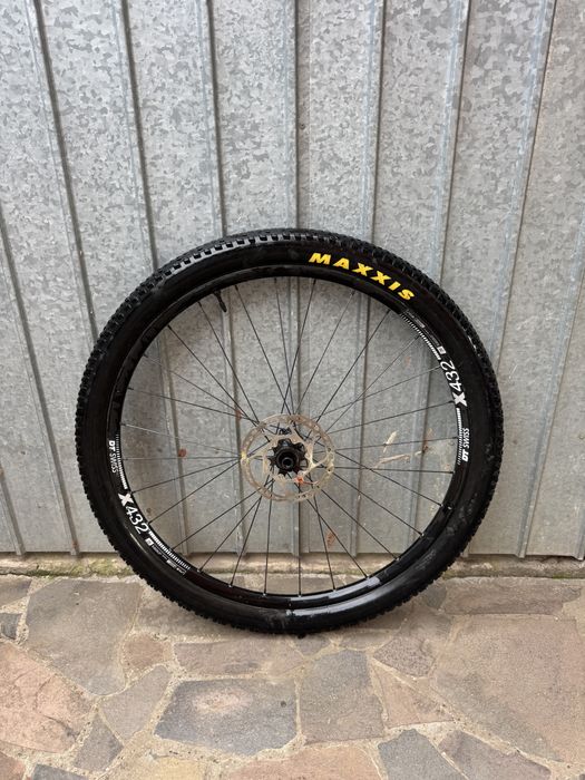 Vând roată spate MTB dt swiss completa . Configurație ideală pentru XC / Trail, ușoară, rezistentă și foarte bine întreținută.