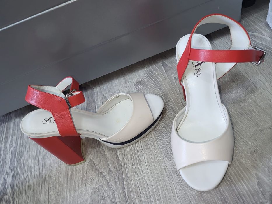 Женская обувь за 2000