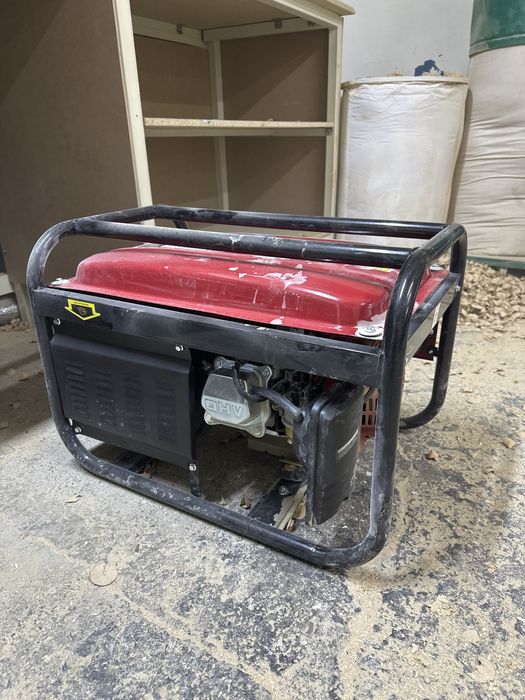 Продам генератор бензиновый 5.5 кв