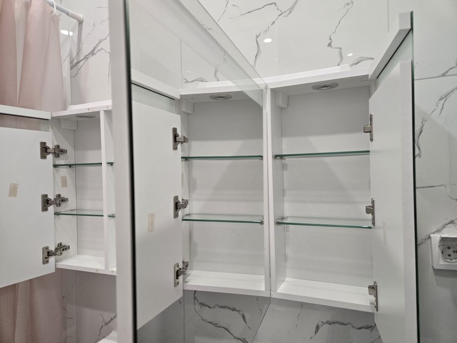 Продам шкафчик для ванной комнаты