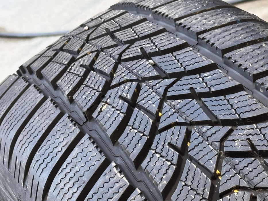 235/65/R17 Dunlop Winter Sport5 Suv 2бр зимни dot3523