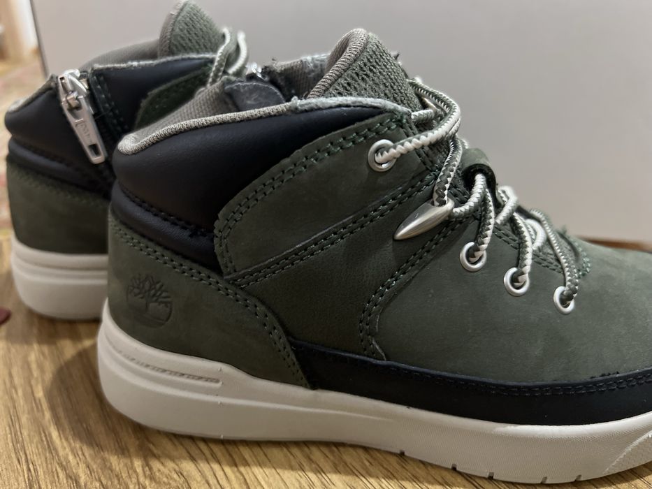 Обувь на мальчика , в идеальном состоянии. Timberland