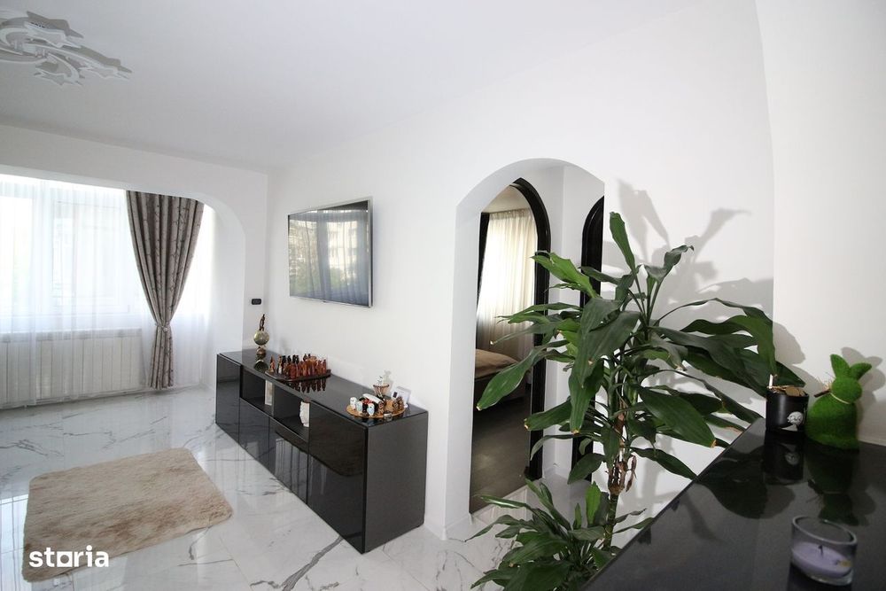 Vindem 3 Camere Zona Cornisa/Alecu Russo et 2 Modern/Mobilat