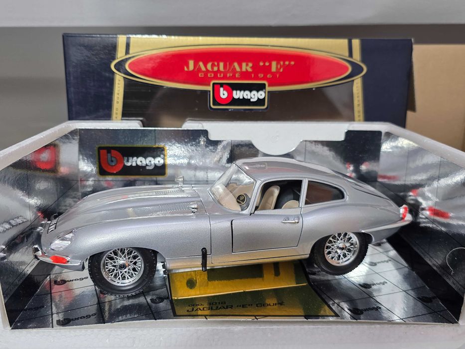 Macheta Auto 1/18 Burago Jaguar E Type Coupe 1961