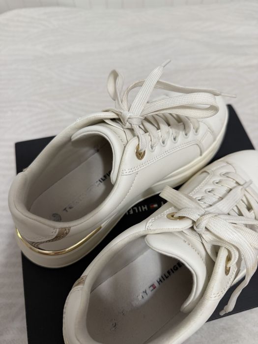 Pantofi fete Tommy Hilfiger marime 36