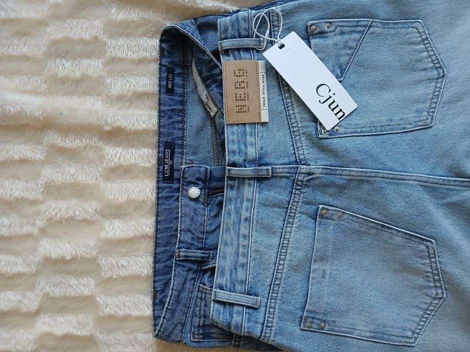Продам новые джинсы