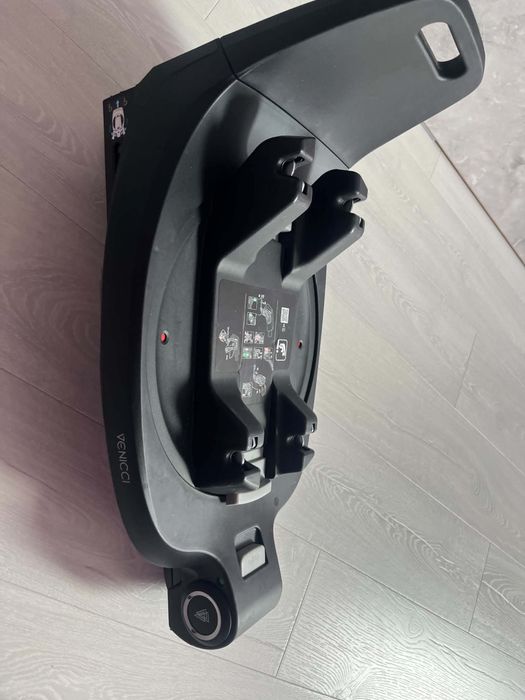 Бебешко кошче Venicci и база за кошче  360 isofix Venicci