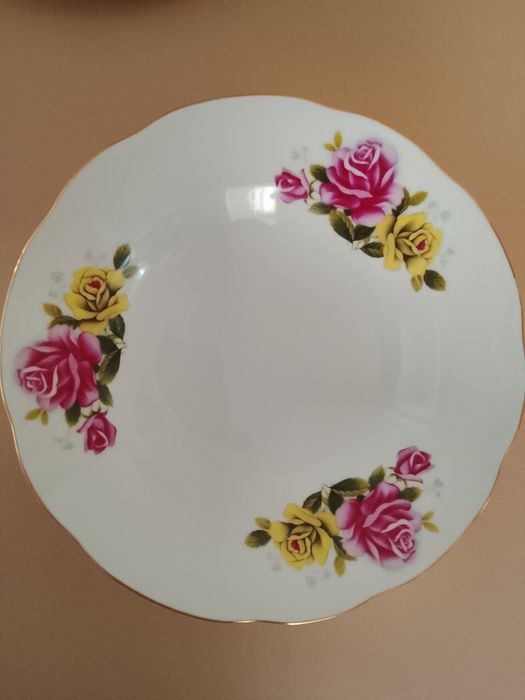 Продам тарелки глубокие 4 шт