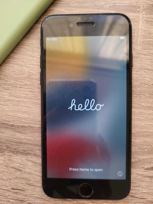 Iphone 7, черен, 32GB + зарядно, кейс и протектор