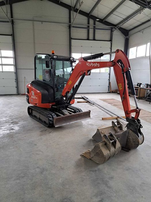 inchiriez excavator 3 tone și 5 tone