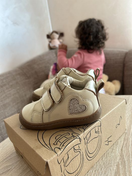 Обувки бебе Колев и Колев