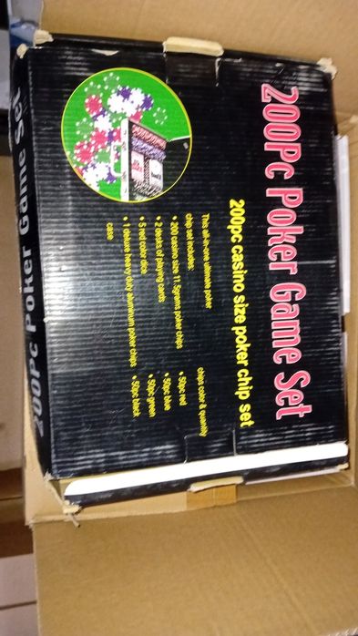 Vând set poker 200 piese