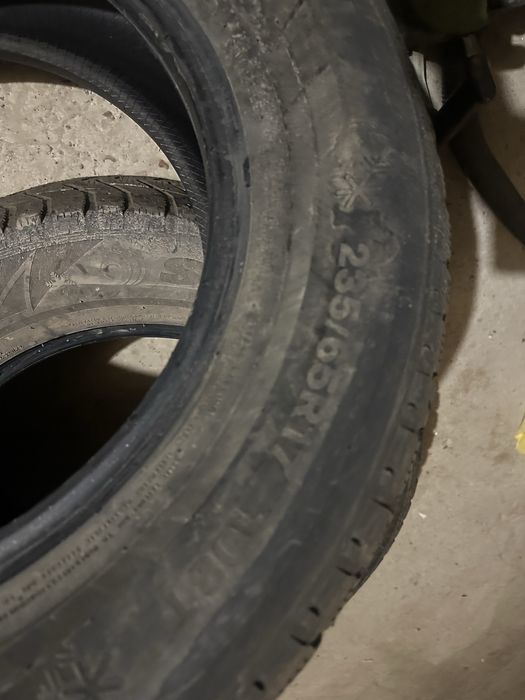 Шины зимние б/у 235/65/17