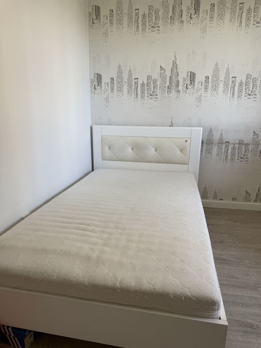 Кровать с ортопедическим матрасом