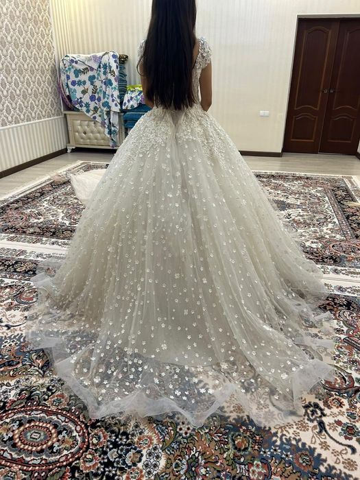 Свадебные платье от 50000