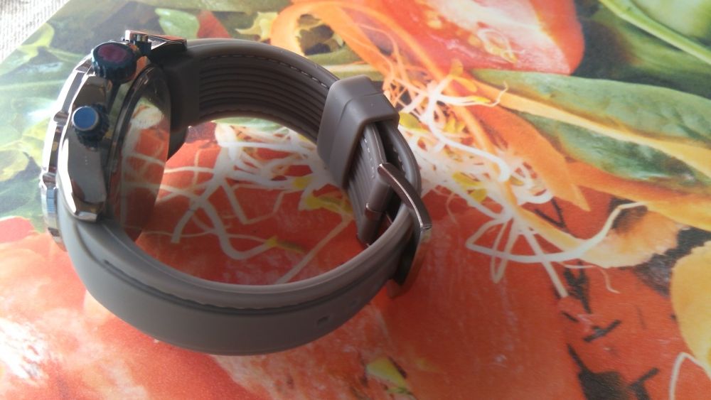 Продавам чисто нов часовник AKSEPT