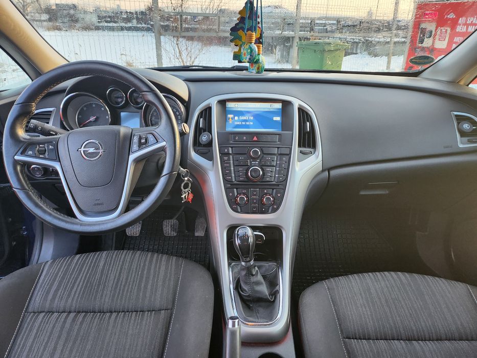 Opel Astra J Sports Tourer