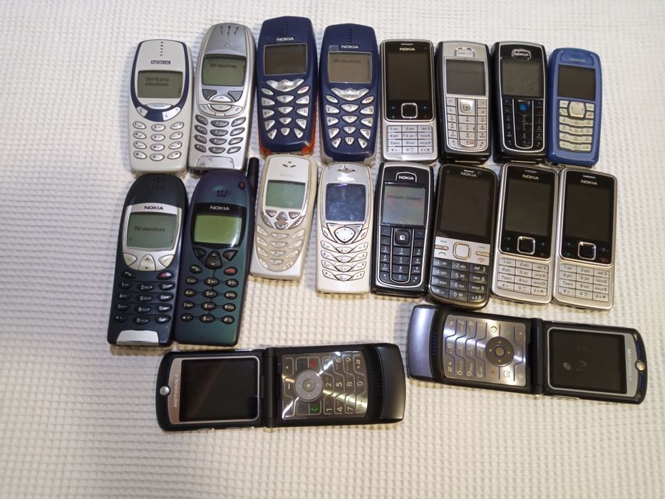 Lot de telefoane cu vechime