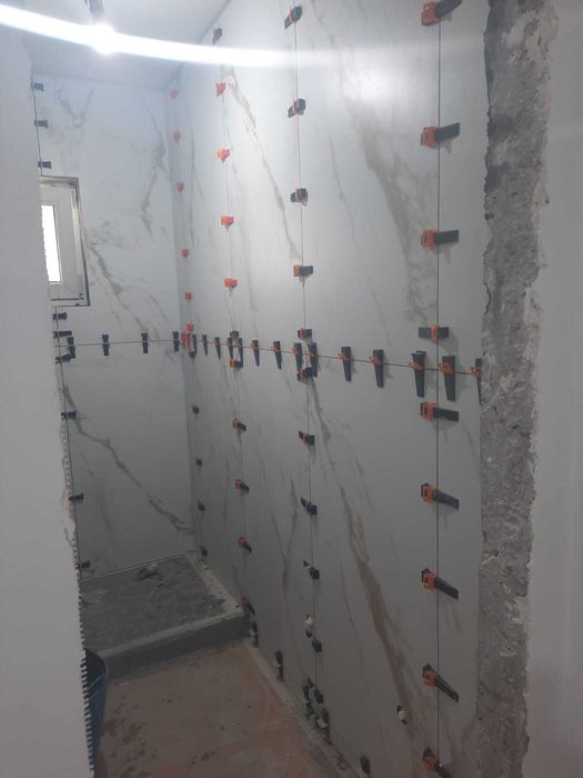 amenajari bai interioare zugraveli izolatii