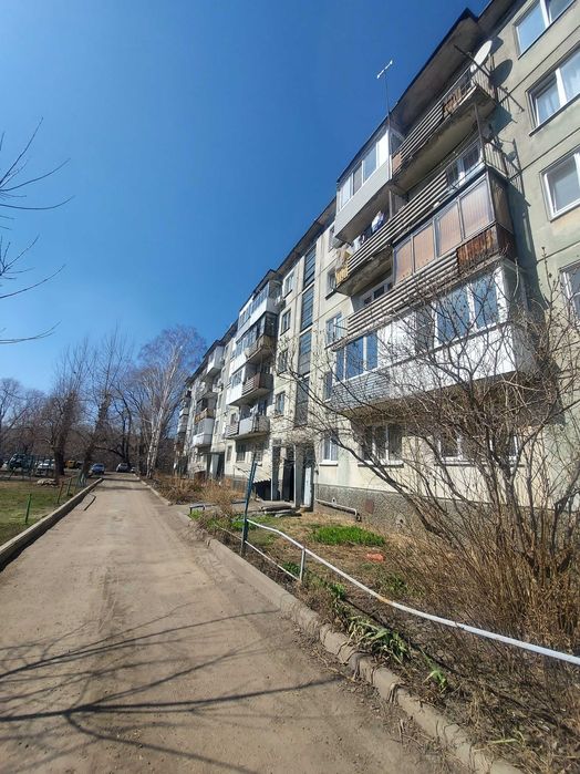 Продам 1 комнатную квартиру в центре города с балконом