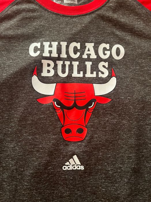 Тениски Chicago Bulls на Adidas