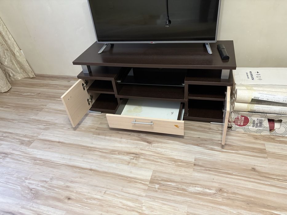 Продам под телевизорную тумбу