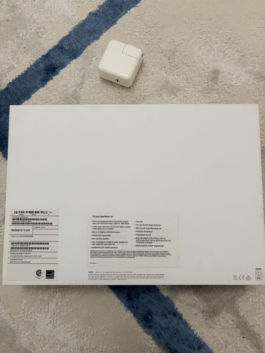Продам срочно MacBook Air 13 2020
