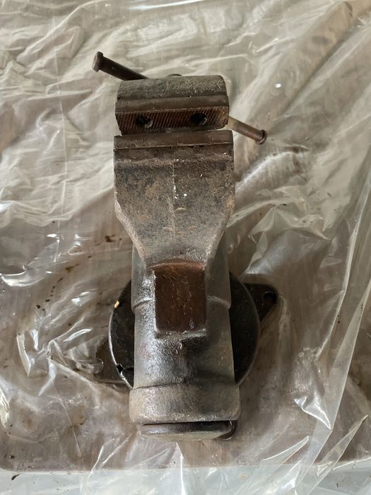 Тиса  тиски б/у 12 кг