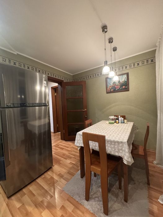 Продам 3 комн. квартиру в центре