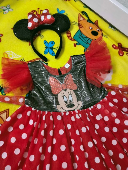 Продам платье нарядное для девочки