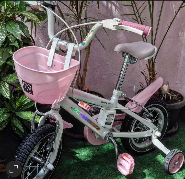 Розово,детско колело 12