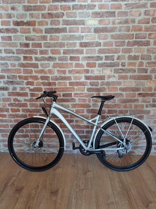 Bicicleta unisex Lapierre Sitandgo 200 (FR), cadru aluminiu - M, roti 28 inch – Shimano Alivio – dinam în butuc – stare excelentă