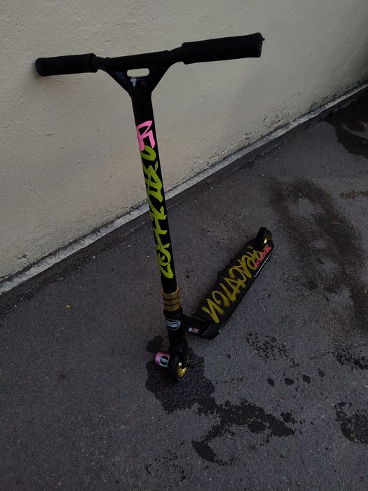 Трюковой самокат