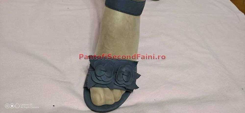 Sandale trendy full piele de la CAPRICE marimea 40-40,5