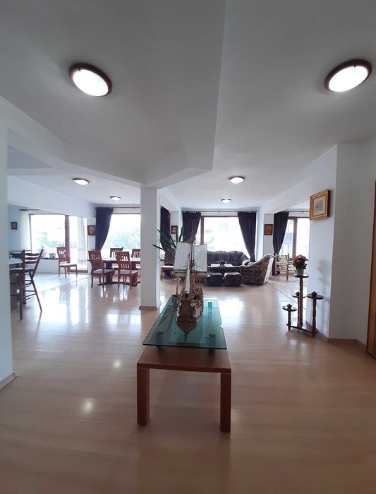 Продава се Многостаен апартамент в Търговище, Център - 300 кв.м за 667 €/кв.м - Снимка #19