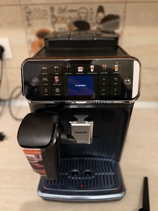 Espressor automat Philips Series 5500 LatteGo - Ca NOU