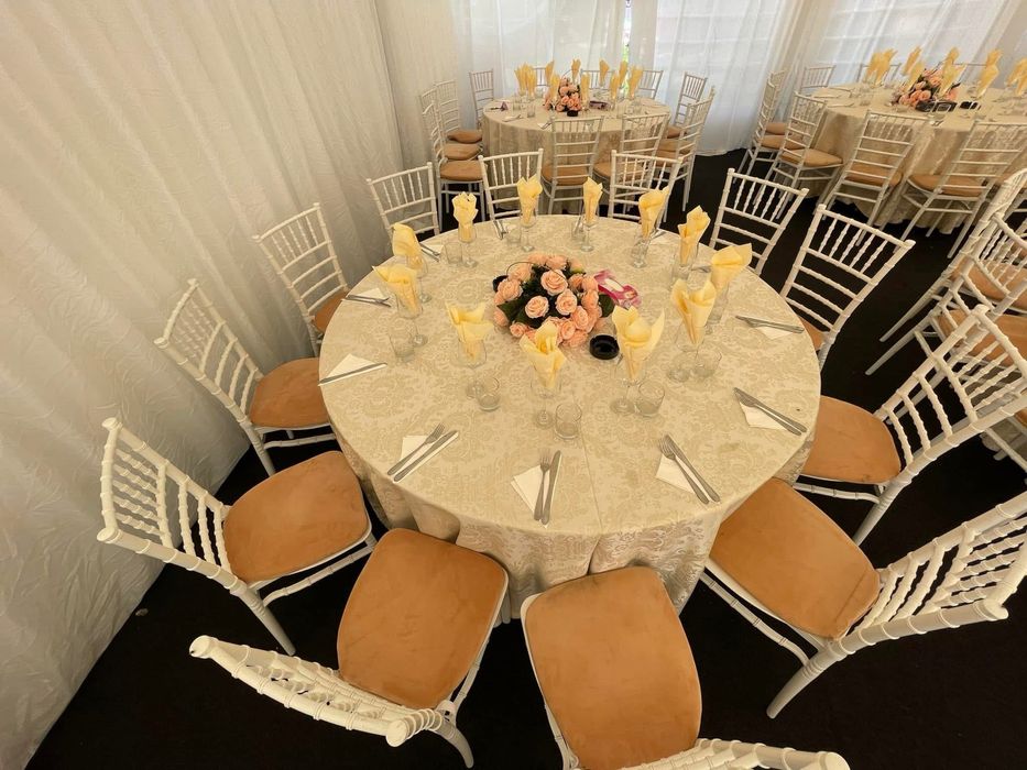 Închiriez corturi și pavilioane pentru evenimente