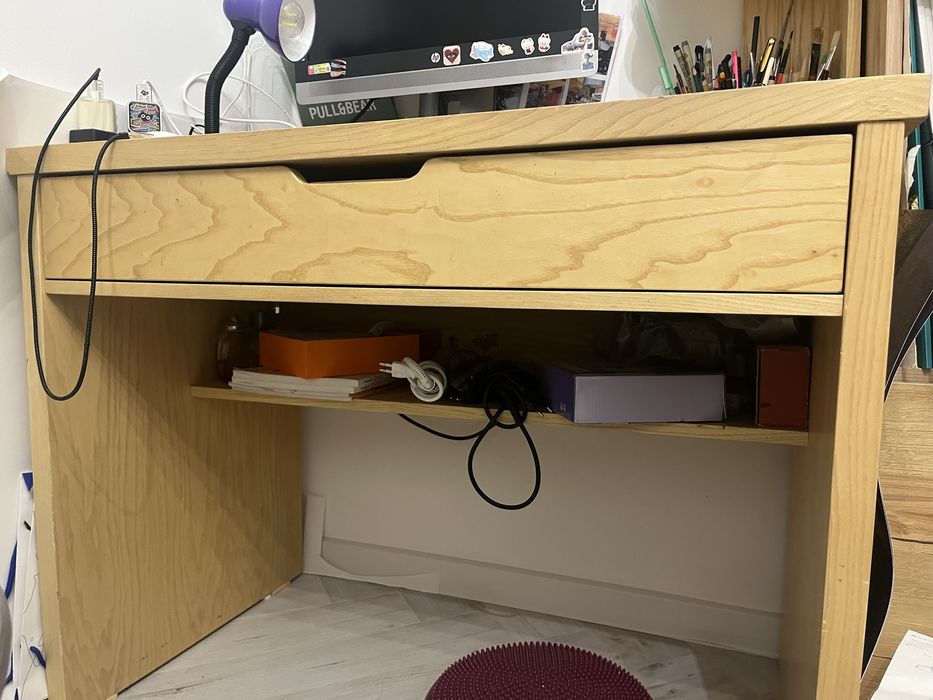 письменный стол с полками