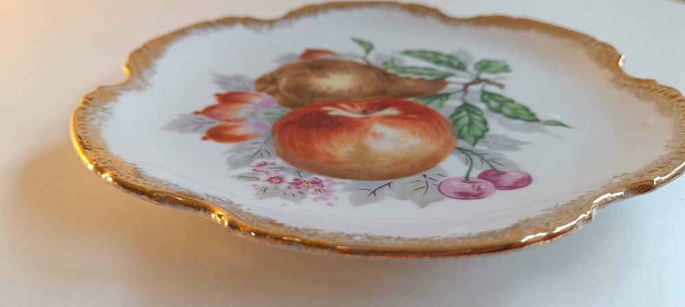 Декоративна чиния за стена