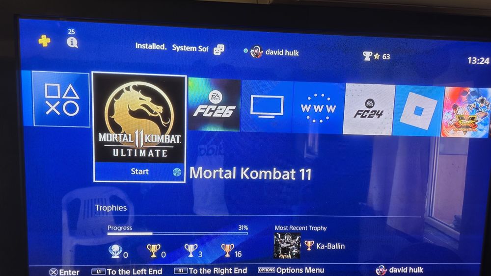 PS 4 Pro 1tb cu 30 de jocuri