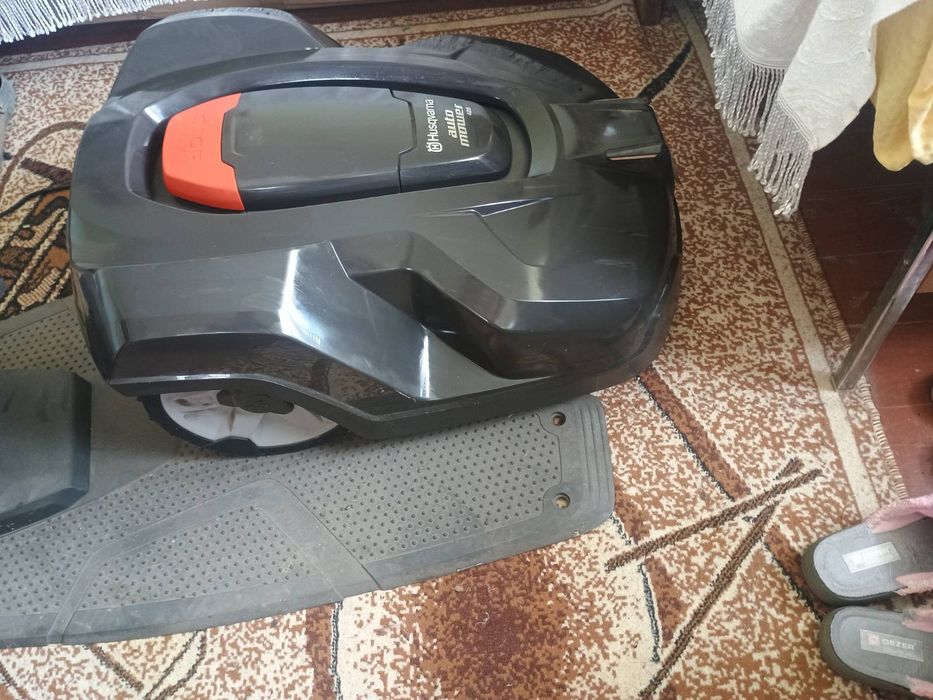 Чисто нова робот-косачка Husqvarna Automower 420 (Пълен комплект)