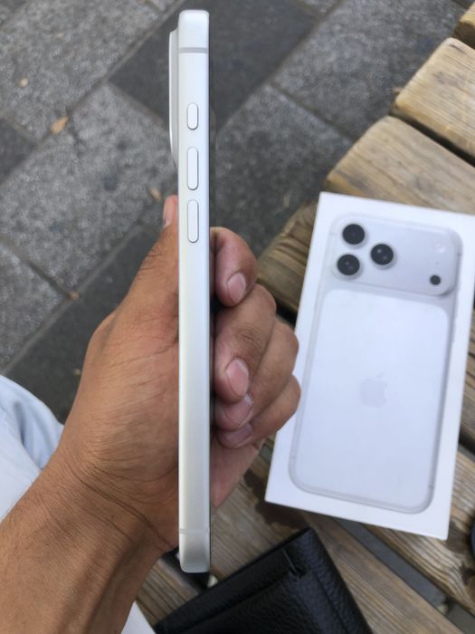 IPHONE 17 pro max