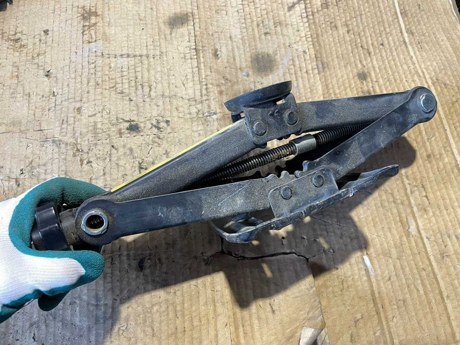 Авто Крик Авариен Крик Mercedes A B Class