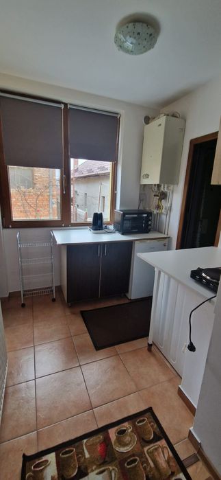 proprietar inchiriez 1 camera la  casa  cu curte