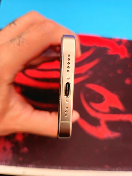 iPhone 15 pro Desert Titanium 256. Нова батерия!